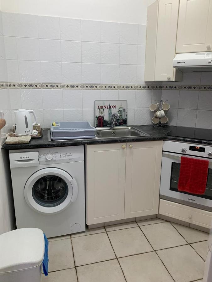 Comfortable 2 Bedroom Apartment In Popular Limnaria Gardens Пафос Экстерьер фото
