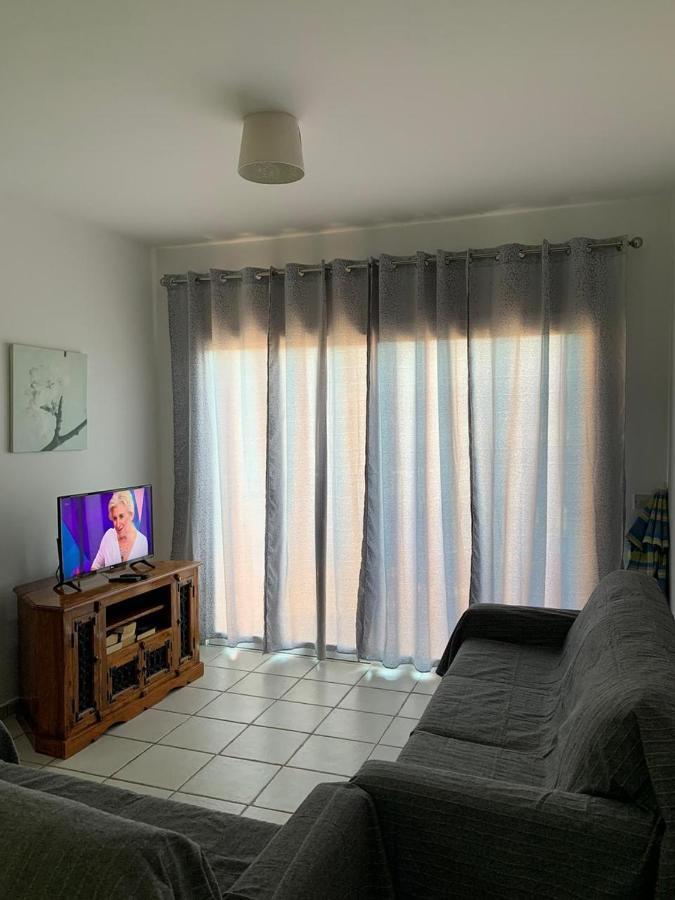 Comfortable 2 Bedroom Apartment In Popular Limnaria Gardens Пафос Экстерьер фото